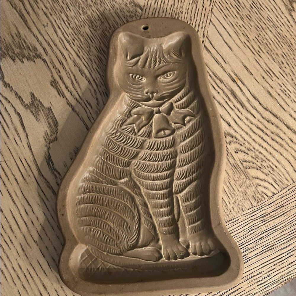 Vintage Hartstone Cat cookie mold
